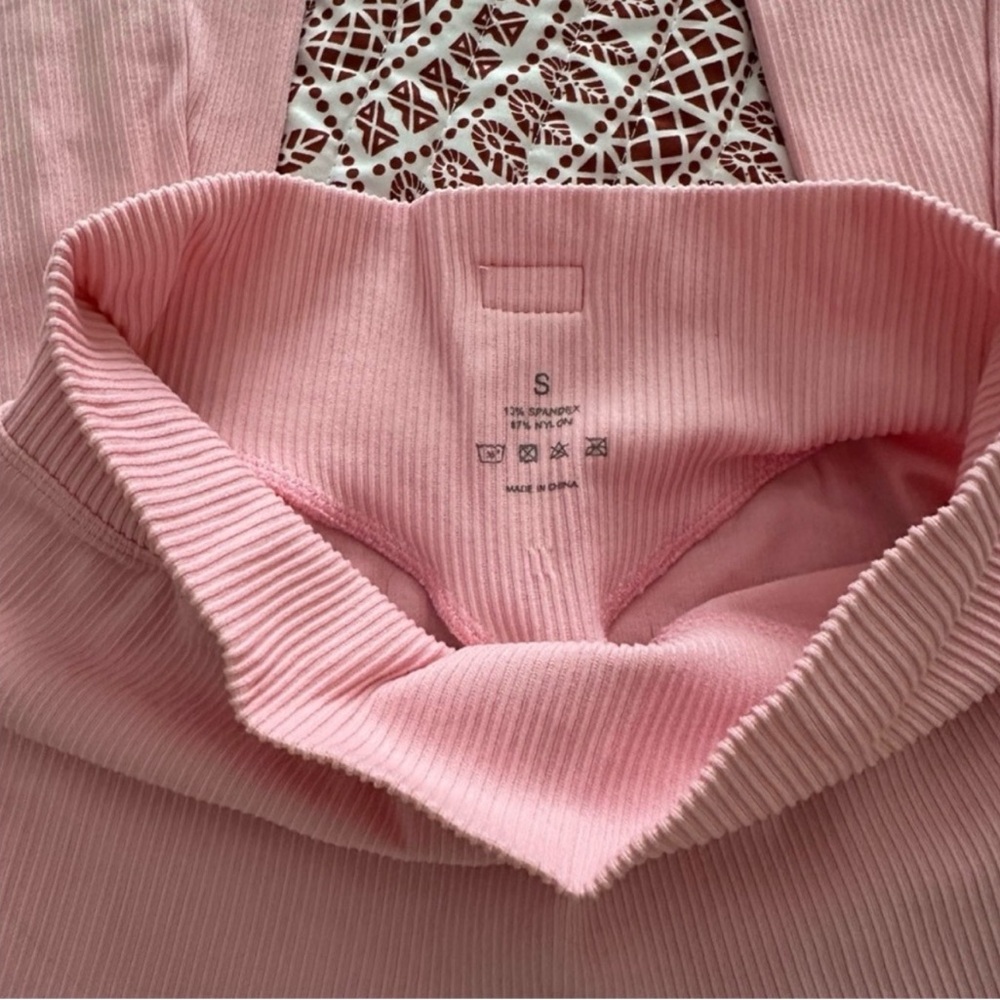 NVGTN baby Pink Harmony Ribbed Flare Leggings. - Picture 3 of 3